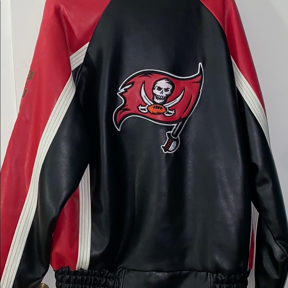 🏈NFL Tampa Bay Buccaneers Jacket - Picture 5 of 8